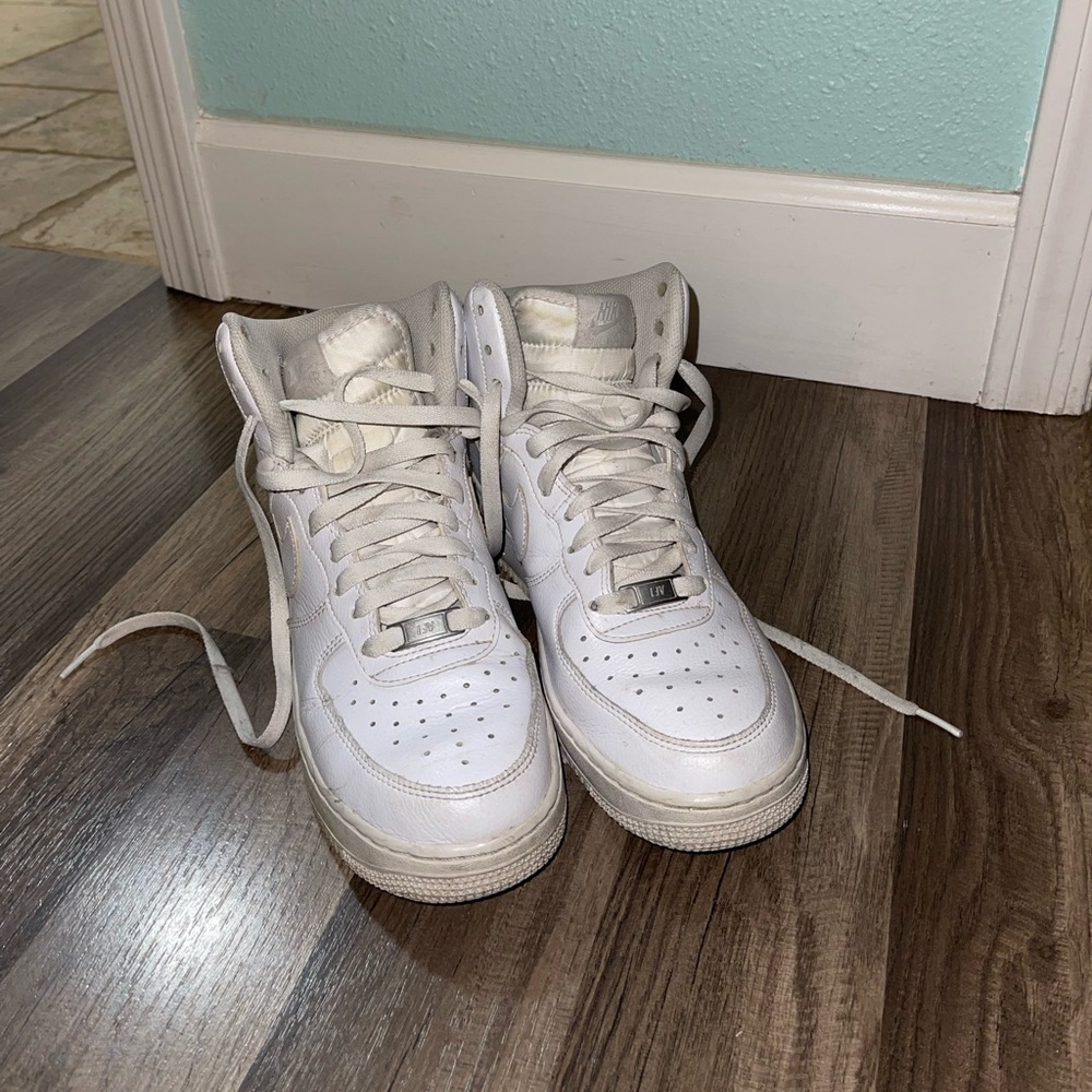 Nike white high top Jordan 1’s ( Want gone Asap)